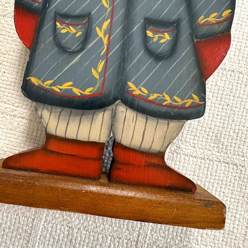 VTG Folk Art Santa Clause Wooden Figurine Hand Painted Primitive Christmas Decor